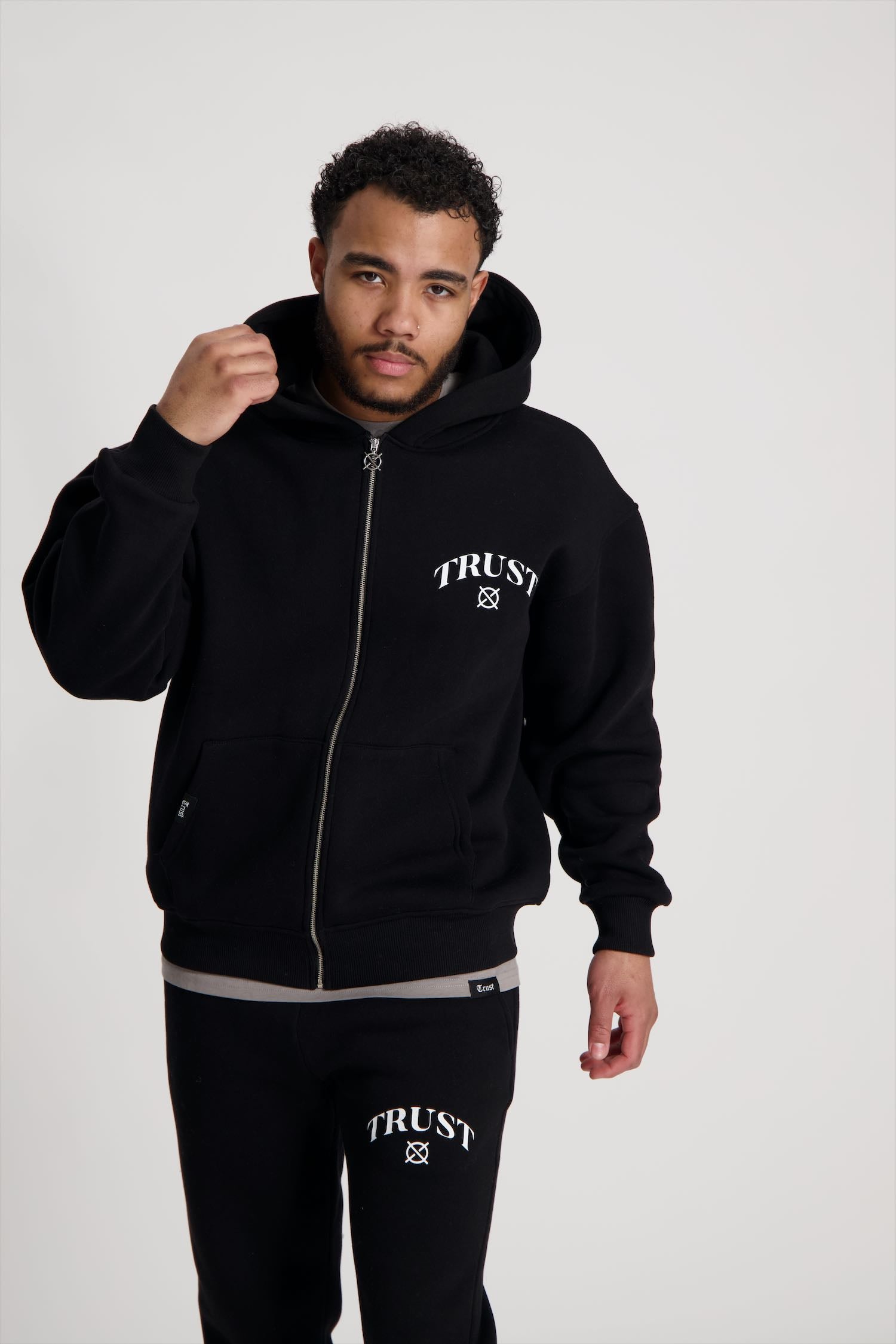'I'AM NOT BASIC' Black Zipper Hoodie