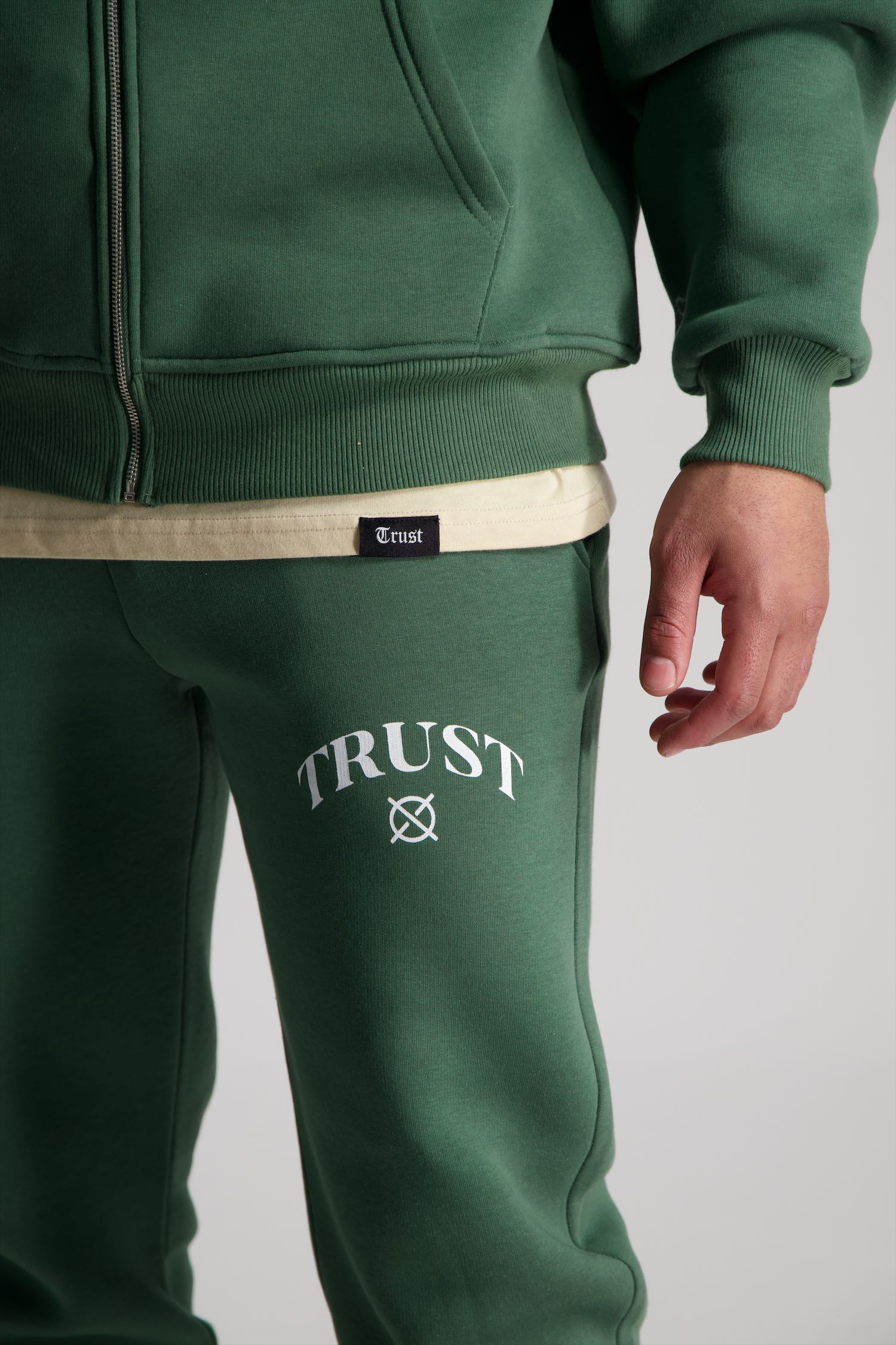 'I'AM NOT BASIC' Green Zipper Hoodie