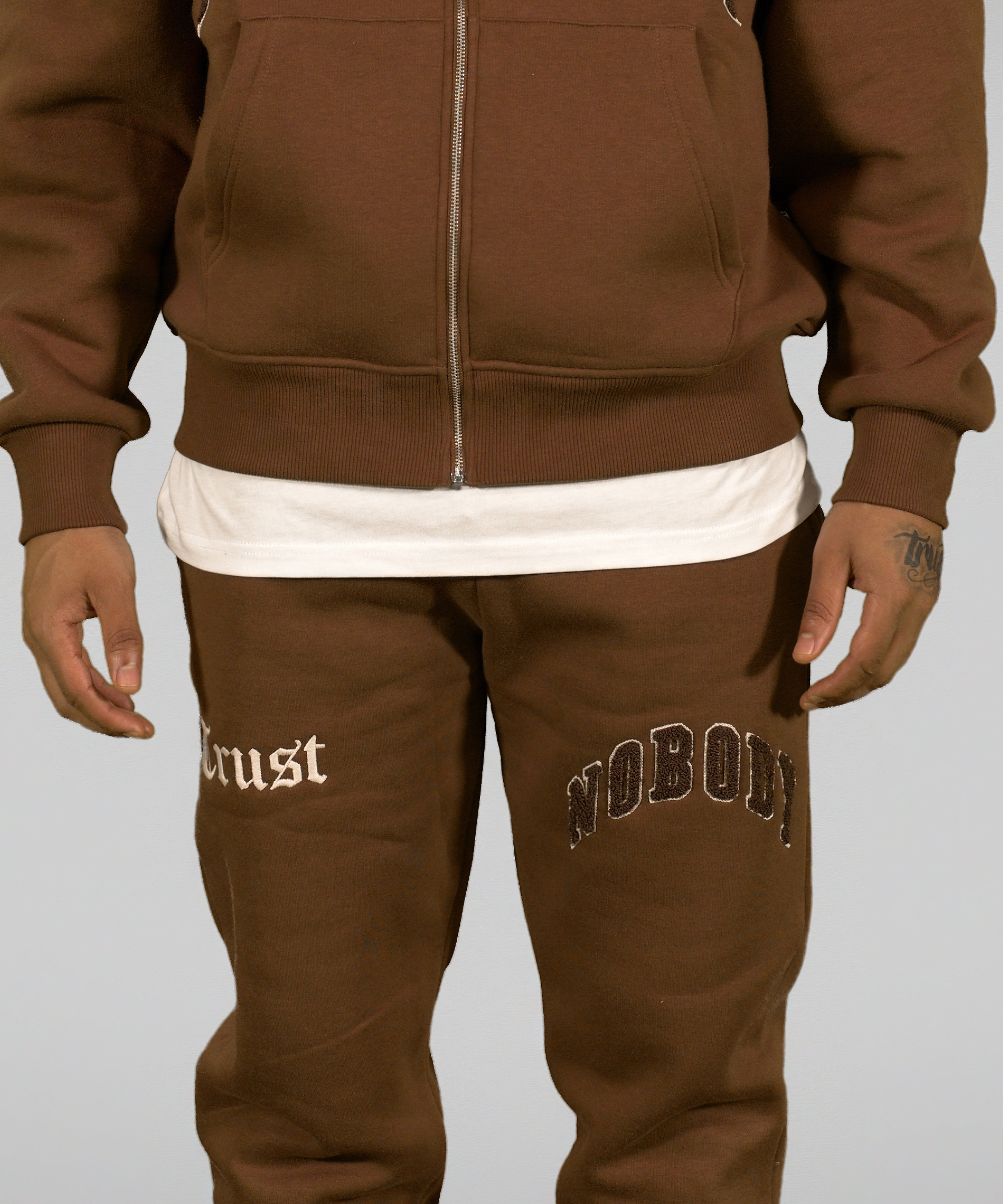 'TRUST Nobody' Brown Sweatpants - TRUST Amsterdam